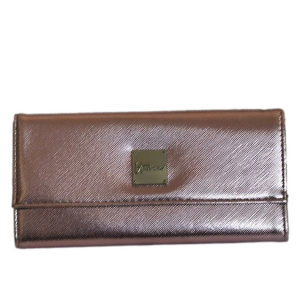 IT COSMETICS Heavenly Luxe Beautiful Basics Brush case, Created For Macy's